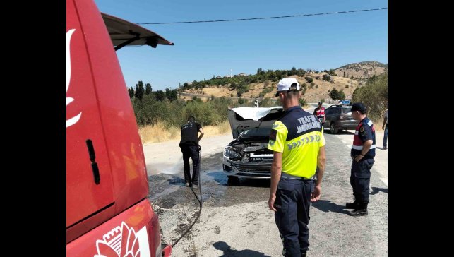 Malatya'da otomobil ile çapa motoru çarpıştı: 3 yaralı