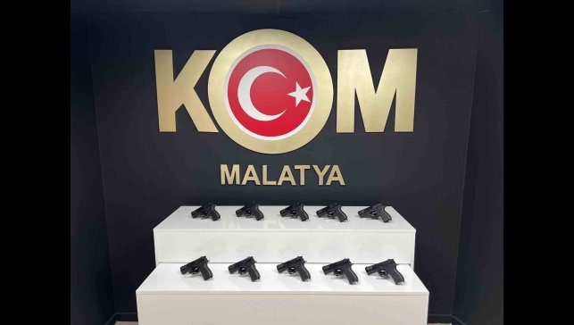 Malatya'da yolcu otobüsünde 10 ruhsatsız tabanca ele geçirildi