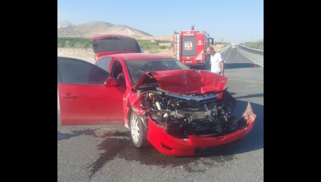 Malatya'da tır ile otomobil çarpıştı: 4 yaralı