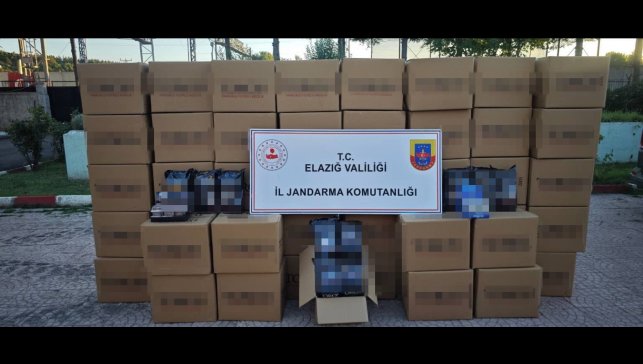 Elazığ'a kaçak getirilen sigaralar jandarma ekipleri tarafından yakalandı