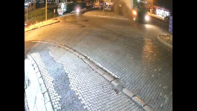 Tırın freni boşaldı, sürücünün soğukkanlılığı faciayı böyle önledi