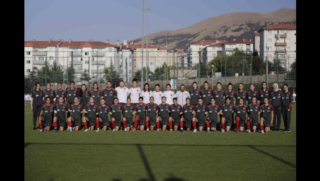 U17 Kız Millî Takımı'nın Erzurum hazırlık kampı sürüyor
