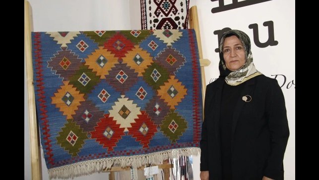 Van kilim motifleri hediyelik eşyalara yansıtıldı