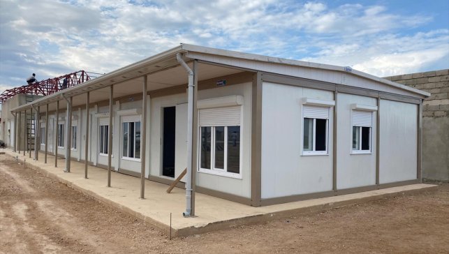 Karmod Zanzibar Adası'ndaki otel projesi için işçi kampı yapıları kurdu