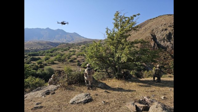 Kaybolan koyunları jandarma dronla buldu