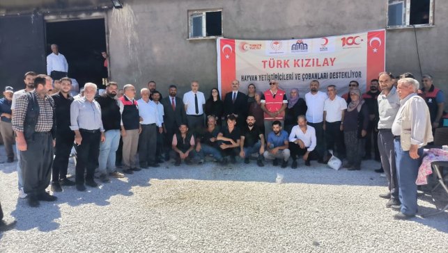 Türk Kızılay'dan Doğanşehir'de hayvan yetiştiricilerine destek