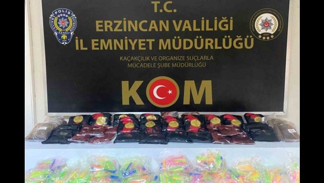 Erzincan'da kaçak nargile tütünü ile sipsi ele geçirildi