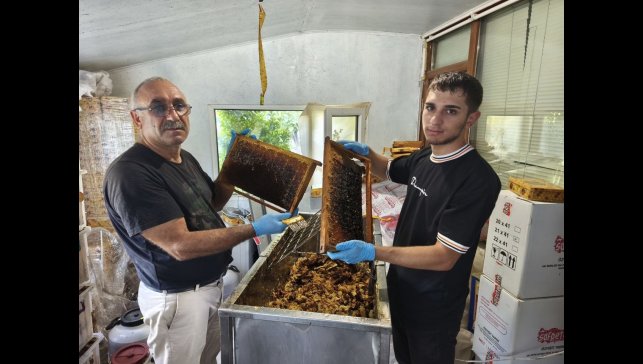 Bir yandan babasına yardım etti diğer yandan ders çalıştı, hayalindeki bölümü kazandı