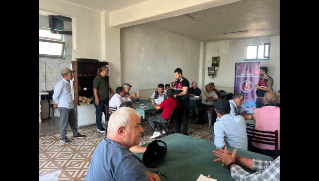 Kars'ta jandarmadan siber farkındalık eğitimi