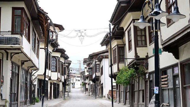 Malatya'da depremlerden etkilenen tescilli 13 tarihi konak yeniden ayağa kaldırılacak