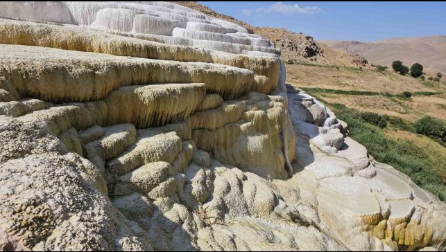 Başkale travertenleri, Pamukkale'yi aratmıyor