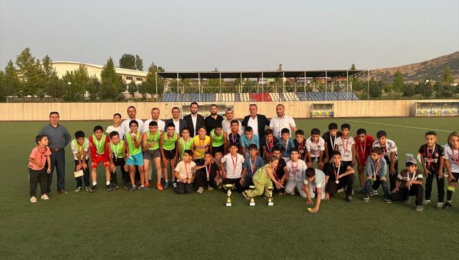 Yaz Kur'an Kursu öğrencileri futbol turnuvası sona erdi