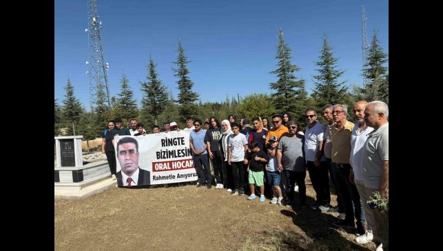 Boksör Oral Arslan kabri başında anıldı