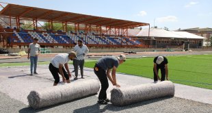 Ağrı’da amatör futbol sahasının zemini yenileniyor