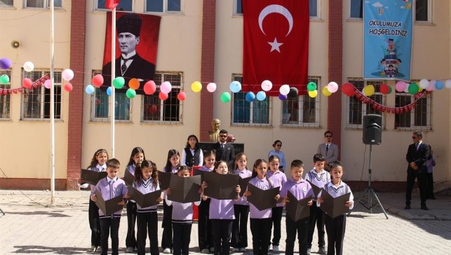 Çaldıran'da İlköğretim Haftası kutlandı