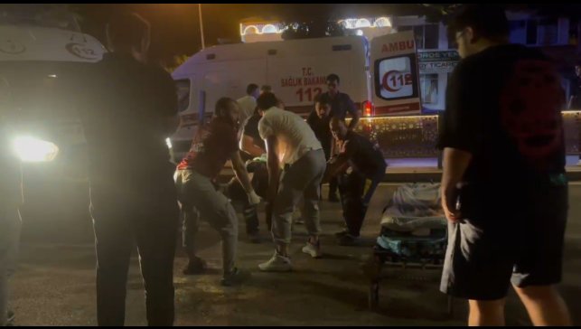 Erzincan'da motosiklet yayaya çarptı: 2 yaralı