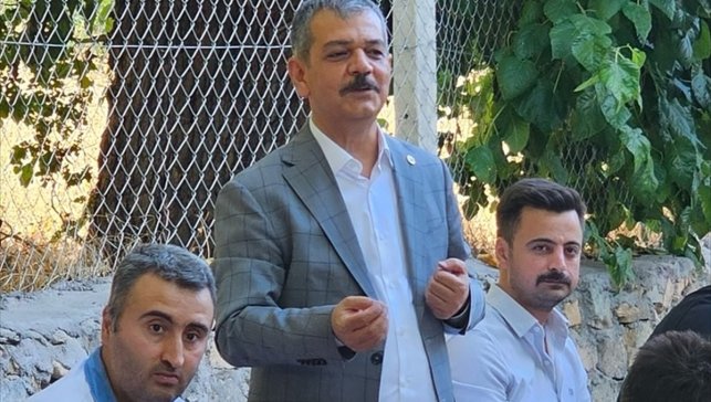 AK Parti Elazığ Milletvekili Keleş Keban'da muhtarlarla bir araya geldi