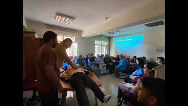 Palu Devlet Hastanesi'nde CPR eğitimi düzenlendi