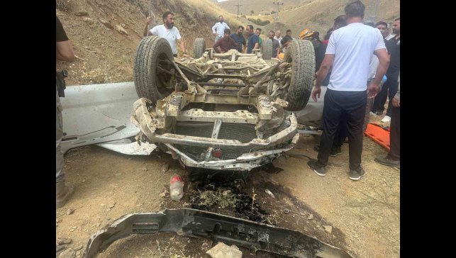 Hakkari'de trafik kazası: 3 ağır yaralı