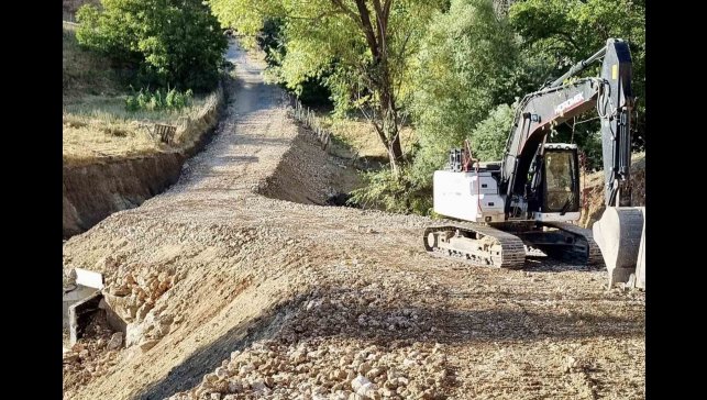 Muş'ta yol yatırımları sürüyor