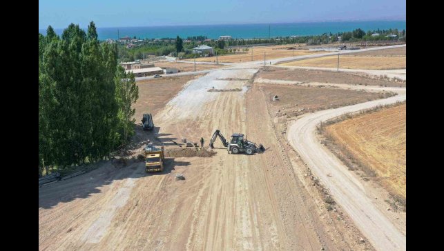 Elmalık yolunda yıkım çalışmaları yapılıyor