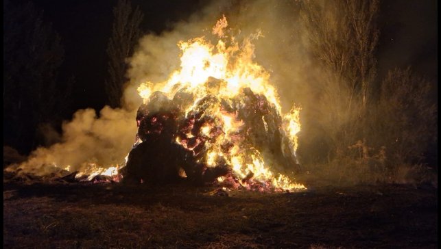 Yüksekova'da ot yangını