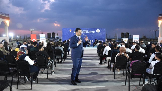 AK Parti Genel Sekreteri İnan, Van'da gençlerle buluştu: