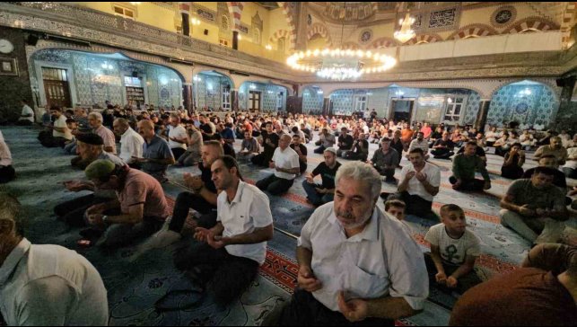 Elazığ'da Mevlid Kandili'nde camiler doldu