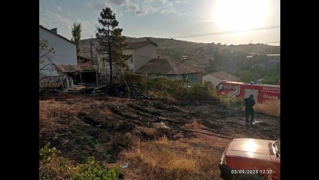 Malatya'da iki ayrı noktada bahçe yangını