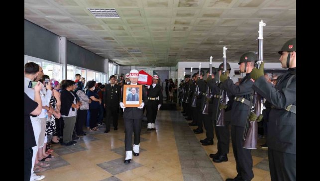 Vefat eden Kıbrıs Gazisi son yolculuğuna uğurlandı