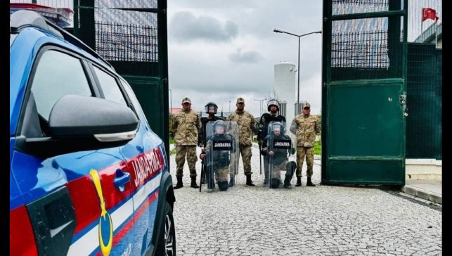 Jandarma ekipleri suçlulara göz açtırmıyor