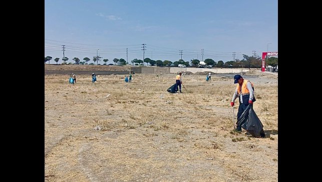 Van Büyükşehir Belediyesi kent genelinde temizlik çalışmalarını sürdürüyor