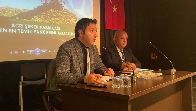 Ağrı Şeker Fabrikası Müdürü Erdoğan, Malazgirt'te şeker pancarı üreticileriyle buluştu