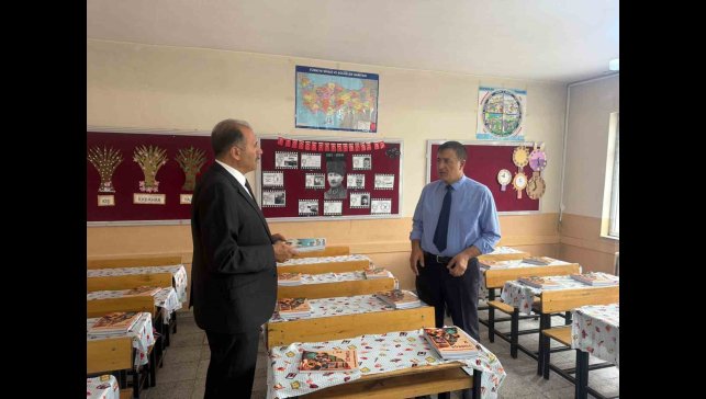 Iğdır'da ücretsiz kitaplar okullara dağıtıldı, ders zili için geri sayım başladı