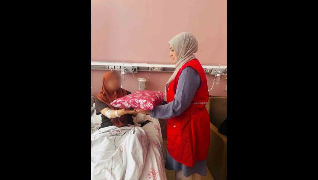 Patnos Kızılay'dan annelere ve yeni doğanlara "Sevgi Bohçası" hediyesi