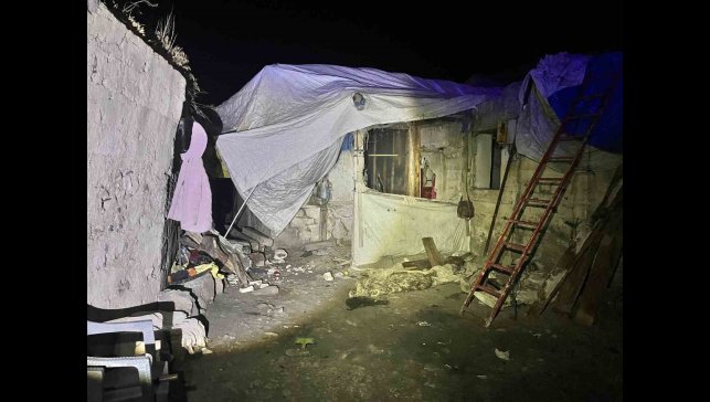 Erzurum'da evin çatısı çöktü: 3 ölü, 2 yaralı