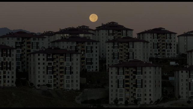 Yüksekova'da dolunay görsel şölen yaşattı