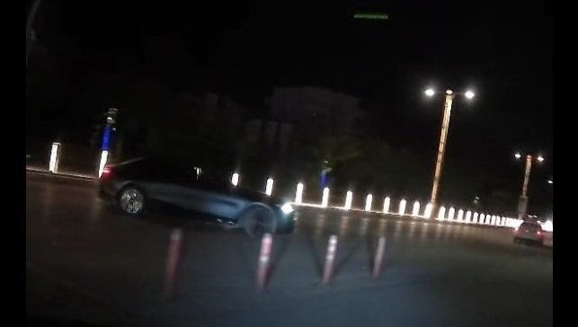 Elazığ'da drift atan araç kameralara yansıdı