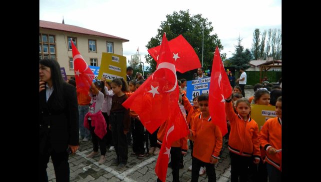 Posof'ta eğitim öğretim yılı davul zurna ile başladı