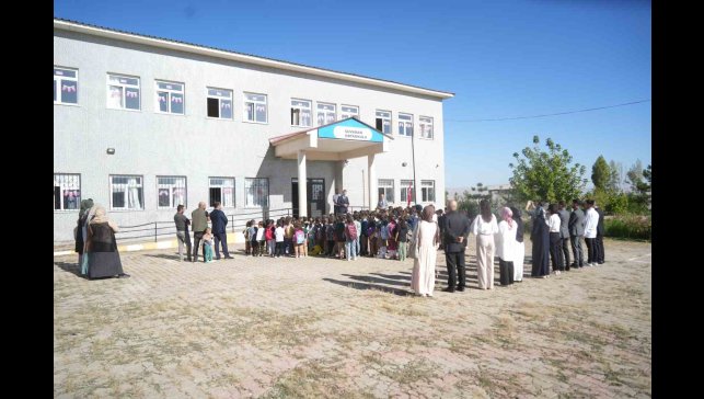 Muş'ta ilk ders başldı