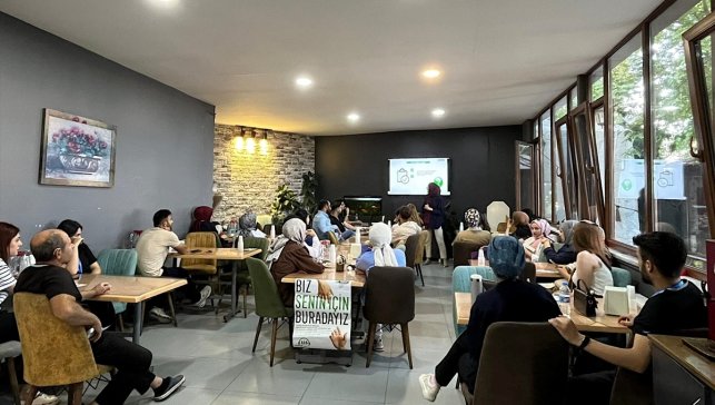 Muş'ta sağlık çalışanlarına bağımlılıkla mücadele semineri verildi