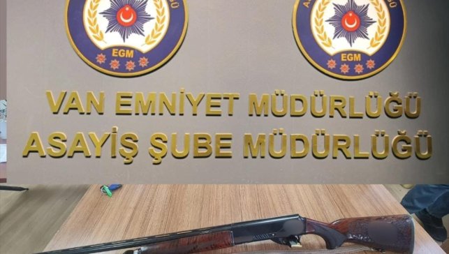 Van'da kaçakçılık operasyonlarında 3 şüpheli tutuklandı