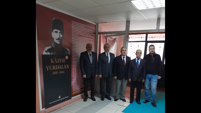ER-VAK'tan Kazım Yurdalan Ortaokulu'na kültür hizmeti