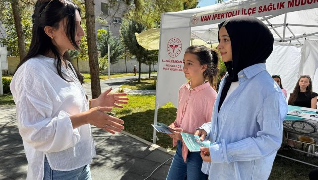 Van'da sağlık ekipleri çocuk ve gençlerin dijital bağımlılığına karşı mücadele veriyor