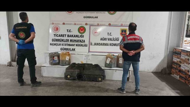 Ağrı'da tırın yakıt deposunda 56 kilo sıvı metamfetamin ele geçirildi