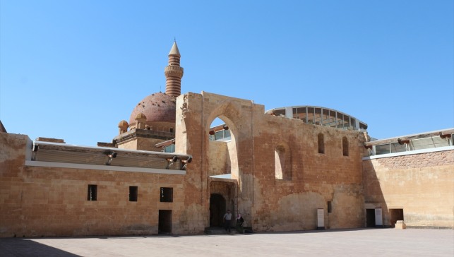 Ağrı'da hükümlü ve tutukluların hazırladığı el sanatları İshak Paşa Sarayı'nda sergilendi