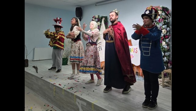 Aziziye'de perde çocuklar için açılıyor; "Kurşun Askerin Utancı" yoğun ilgi görüyor