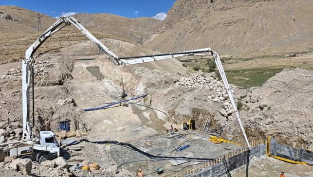 Adilcevaz'da sulama göletinin temeli atıldı