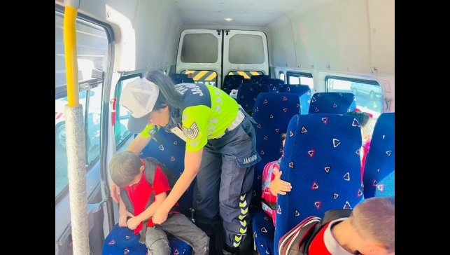 Jandarma okul servis araçlarını denetledi