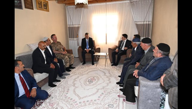 Vali Çiftçi, 23 yıl önceki çay davetini unutmadı